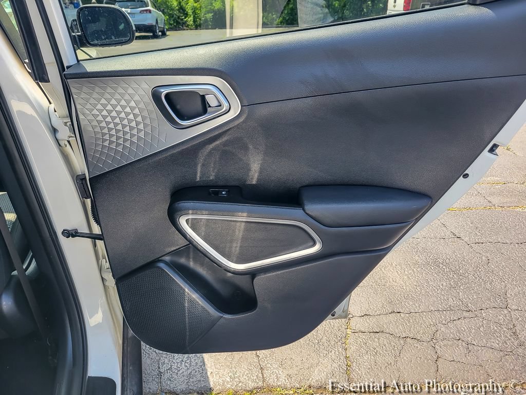 2025 Kia Soul LX - Photo 21