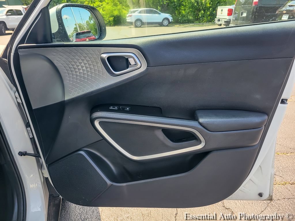 2025 Kia Soul LX - Photo 22