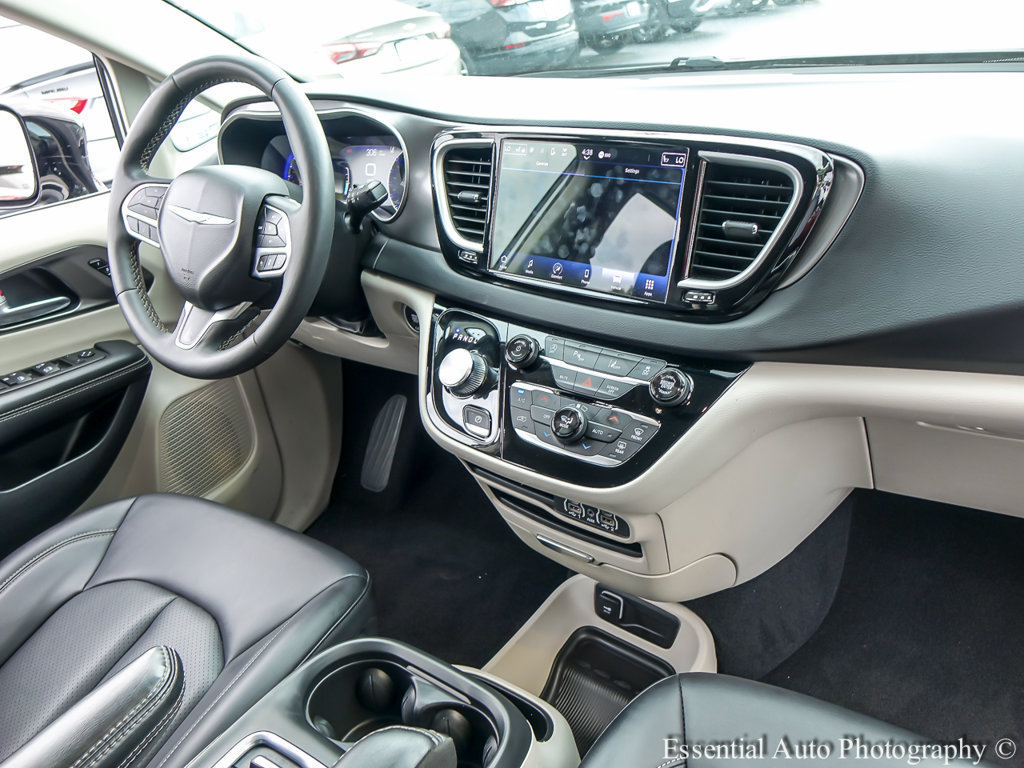 2024 Chrysler Pacifica Touring L - Photo 24