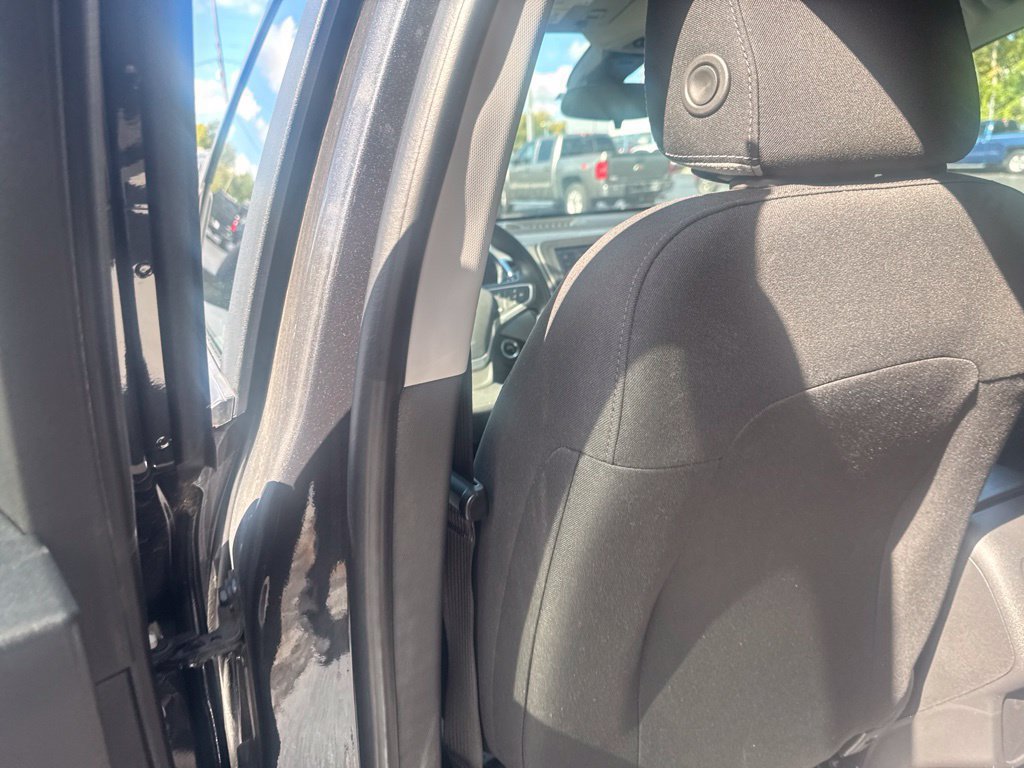 2022 Chevrolet Equinox LS - Photo 24
