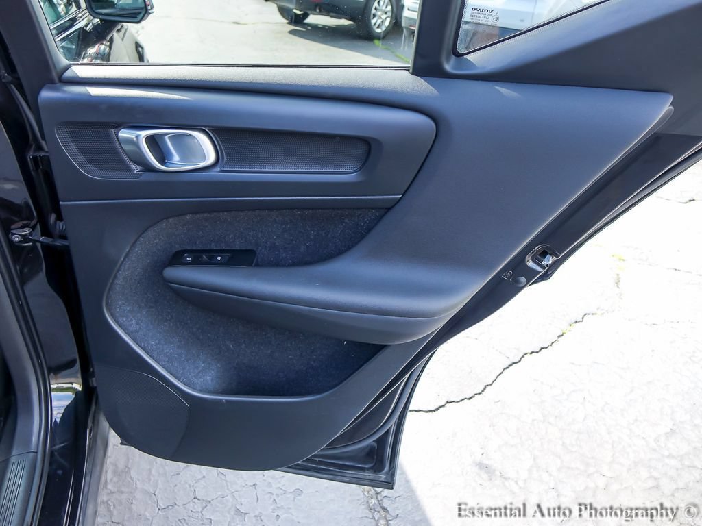 2021 Volvo XC40 R-Design - Photo 25