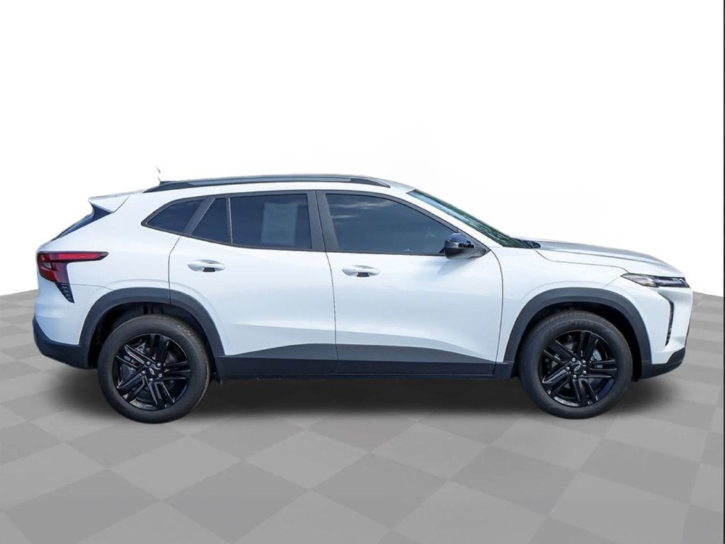 2025 Chevrolet Trax Activ - Photo 10