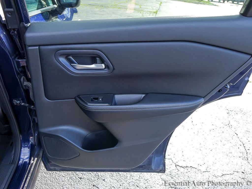 2024 Nissan Rogue SV - Photo 25