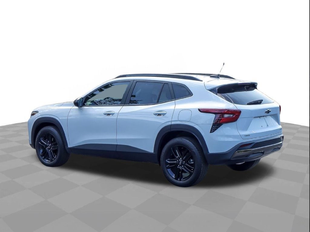 2025 Chevrolet Trax Activ - Photo 6