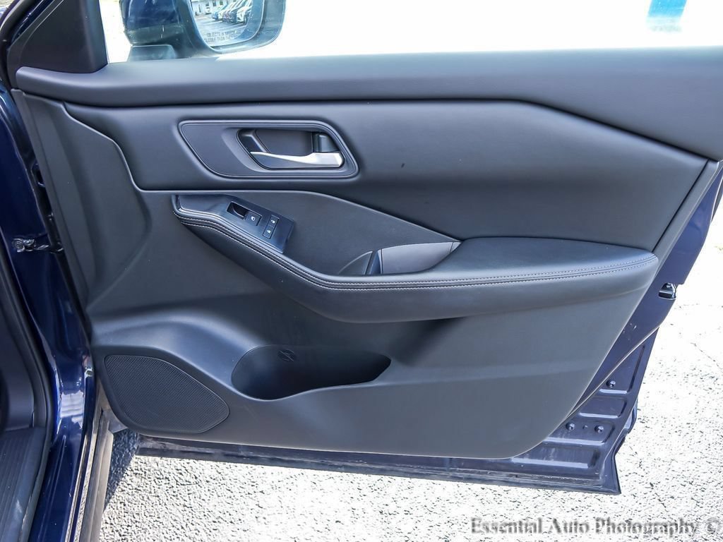 2024 Nissan Rogue SV - Photo 26