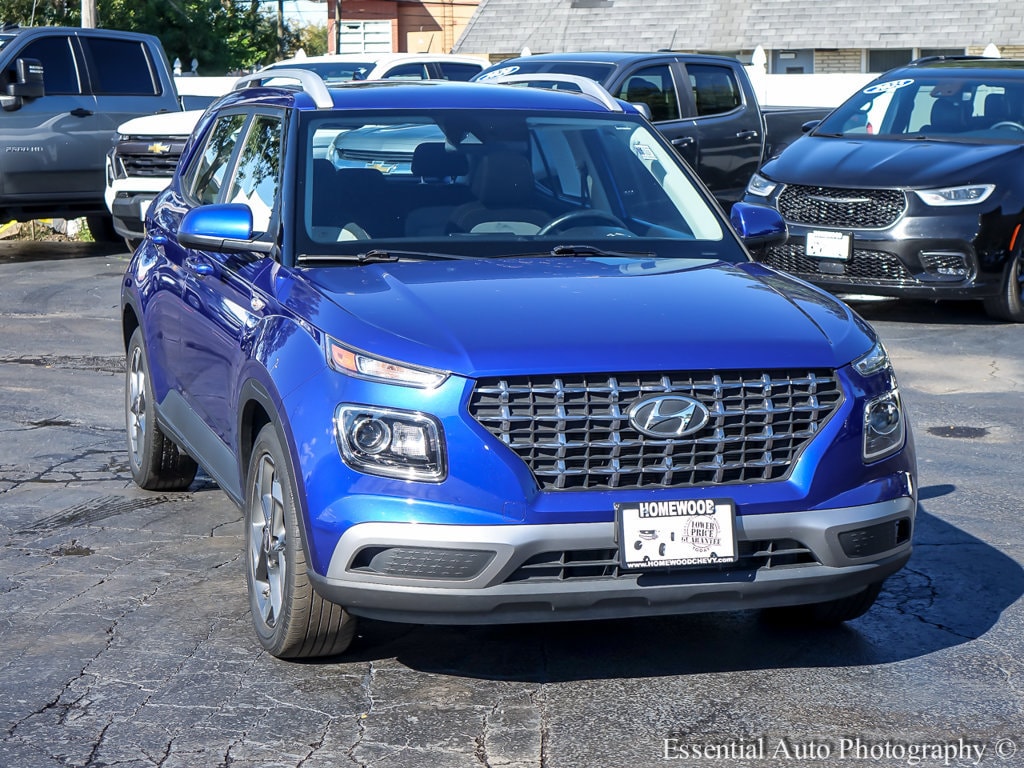 Used 2022 Hyundai Venue SEL with VIN KMHRC8A34NU166555 for sale in Homewood, IL