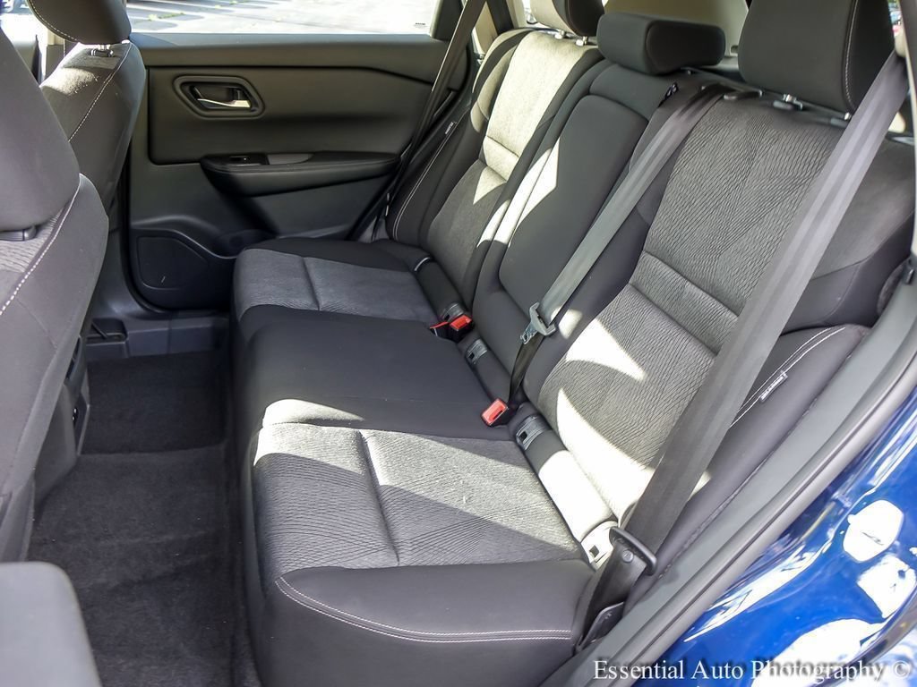 2024 Nissan Rogue SV - Photo 13