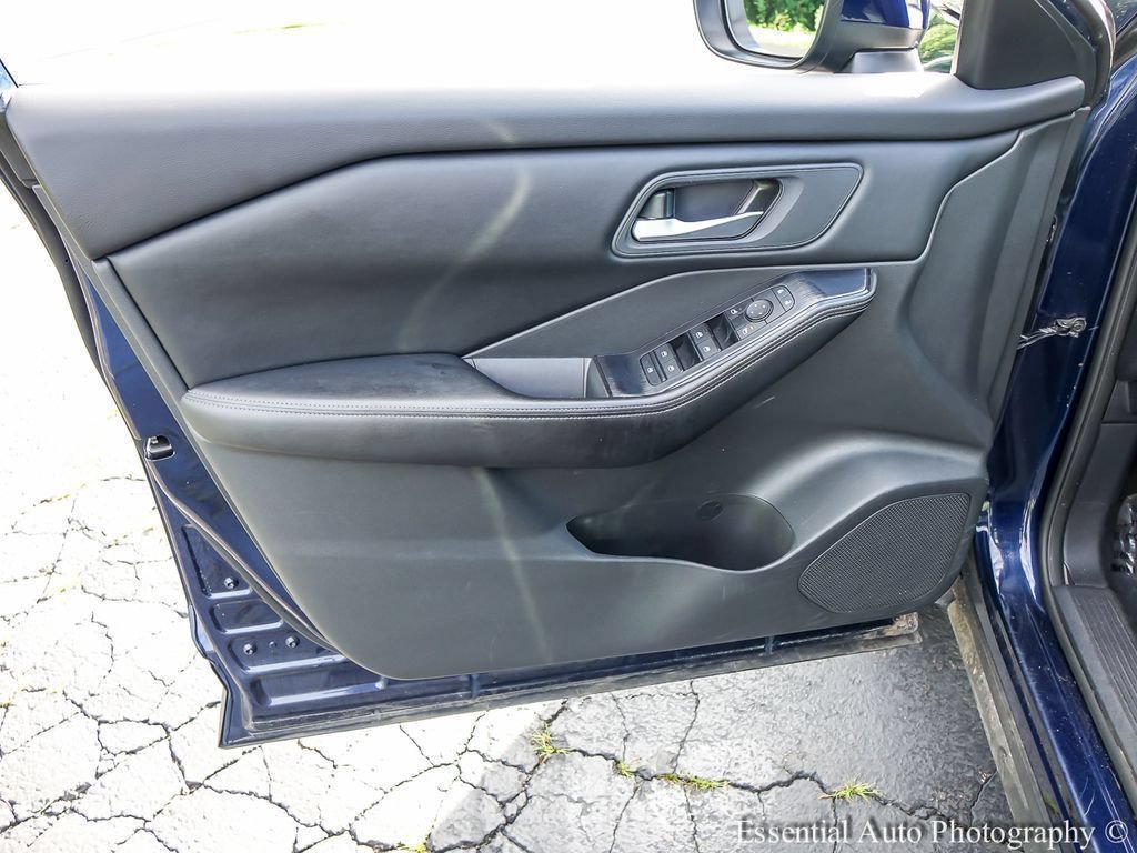 2024 Nissan Rogue SV - Photo 21