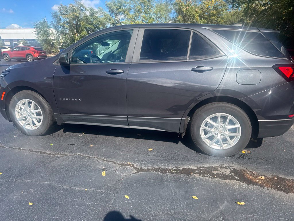 2022 Chevrolet Equinox LS - Photo 15