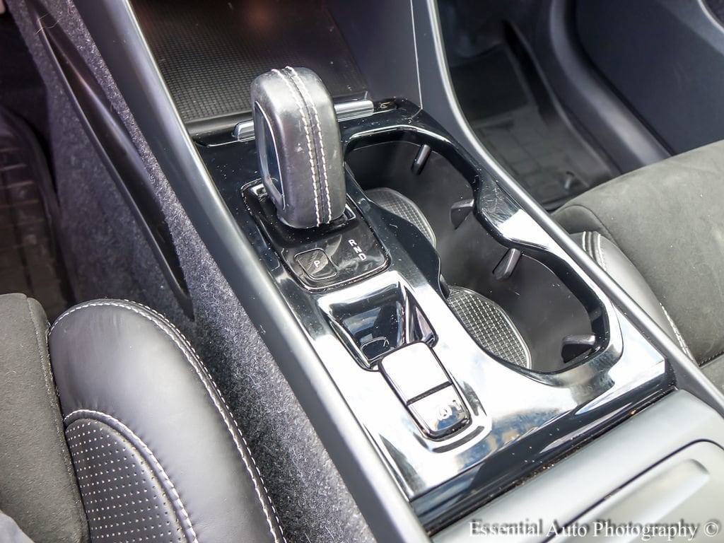 2021 Volvo XC40 R-Design - Photo 21