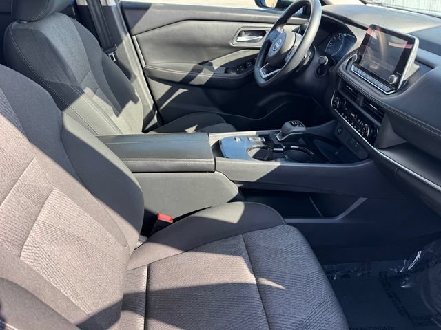 2024 Nissan Rogue SV - Photo 6