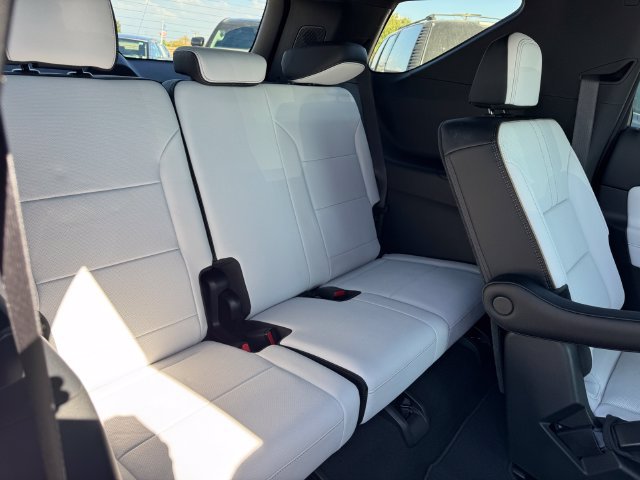 2026 Chevrolet Traverse High Country - Photo 8