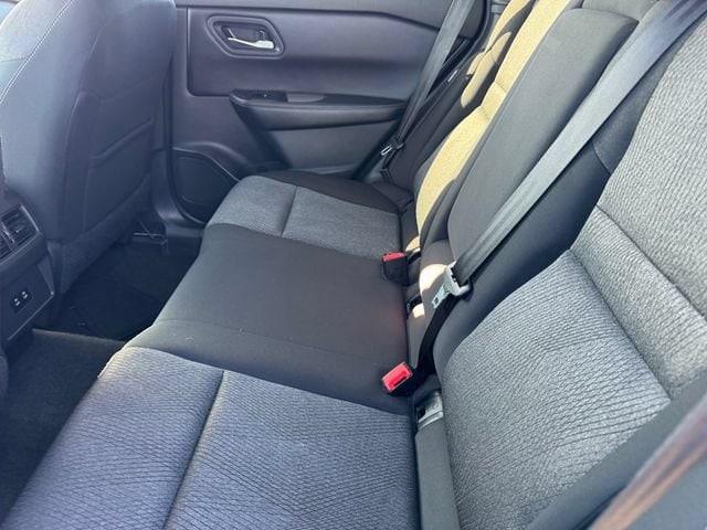 2024 Nissan Rogue SV - Photo 11