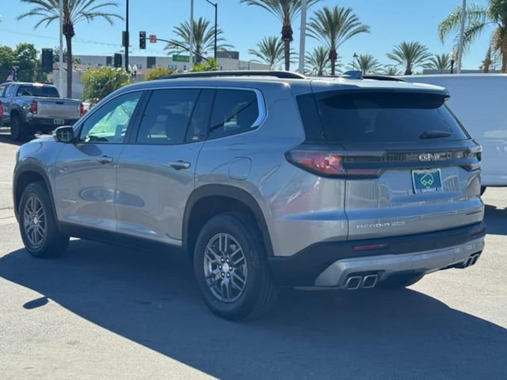 Used 2025 GMC Acadia Elevation SUV
