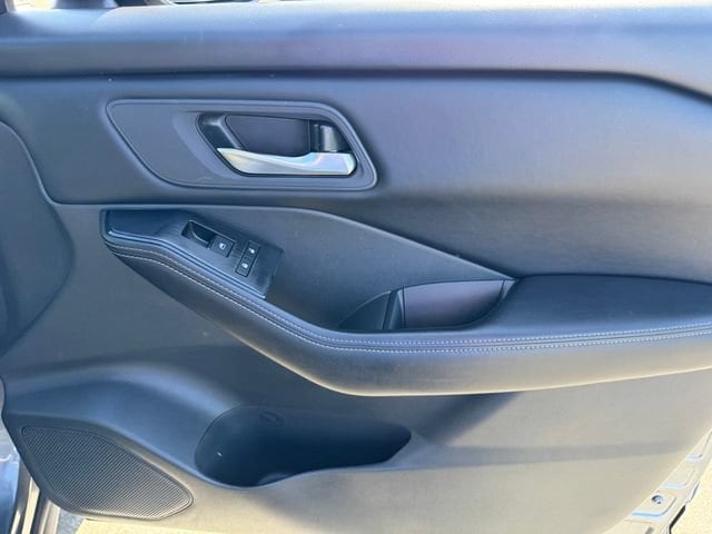 2024 Nissan Rogue SV - Photo 7