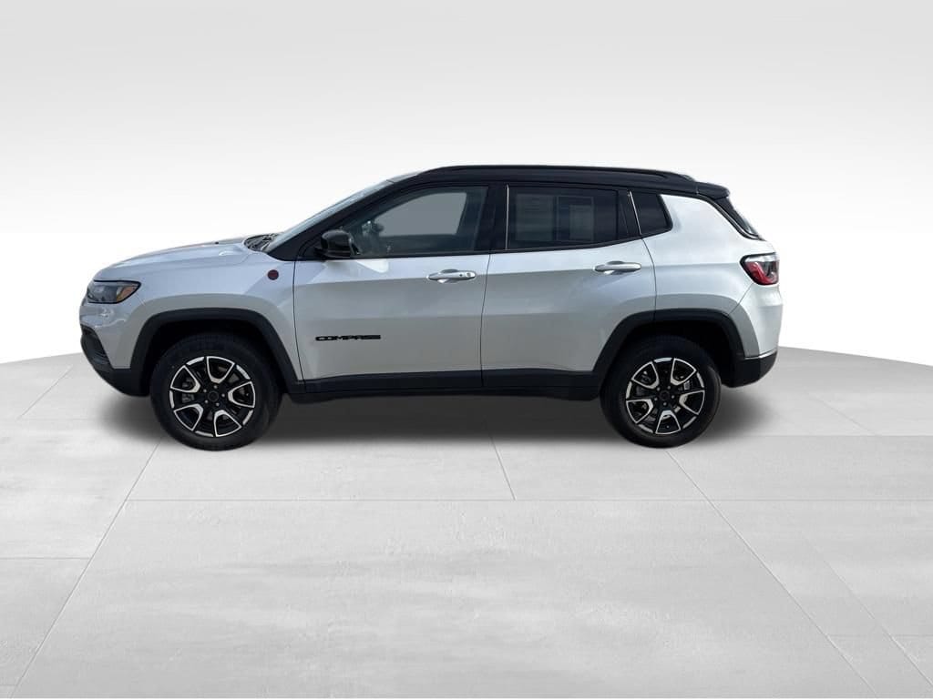 Used 2025 Jeep Compass Trailhawk