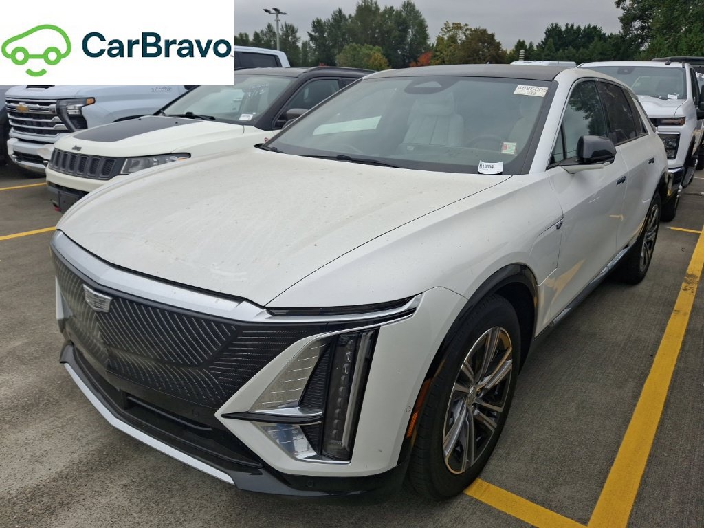 2024 Cadillac LYRIQ Luxury 2