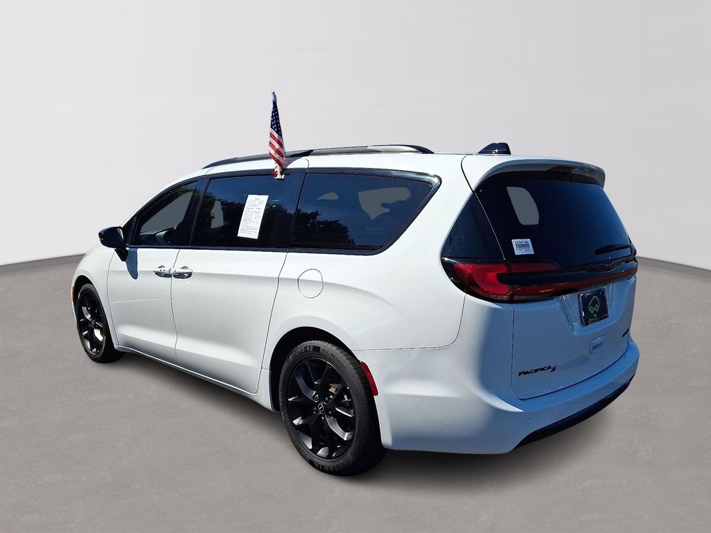 Used 2025 Chrysler Pacifica Limited Van Passenger Van