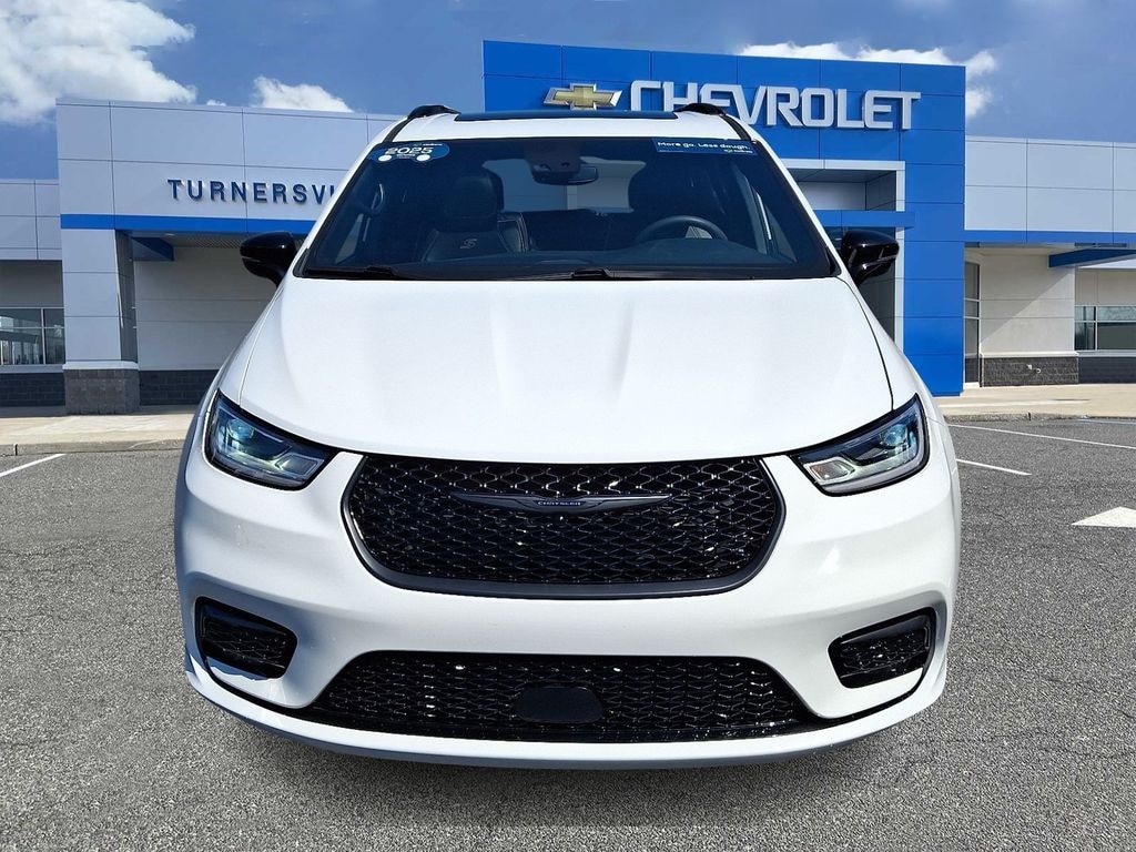 Used 2025 Chrysler Pacifica Limited Van Passenger Van