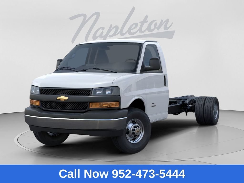 2026 Chevrolet Express Cutaway Base