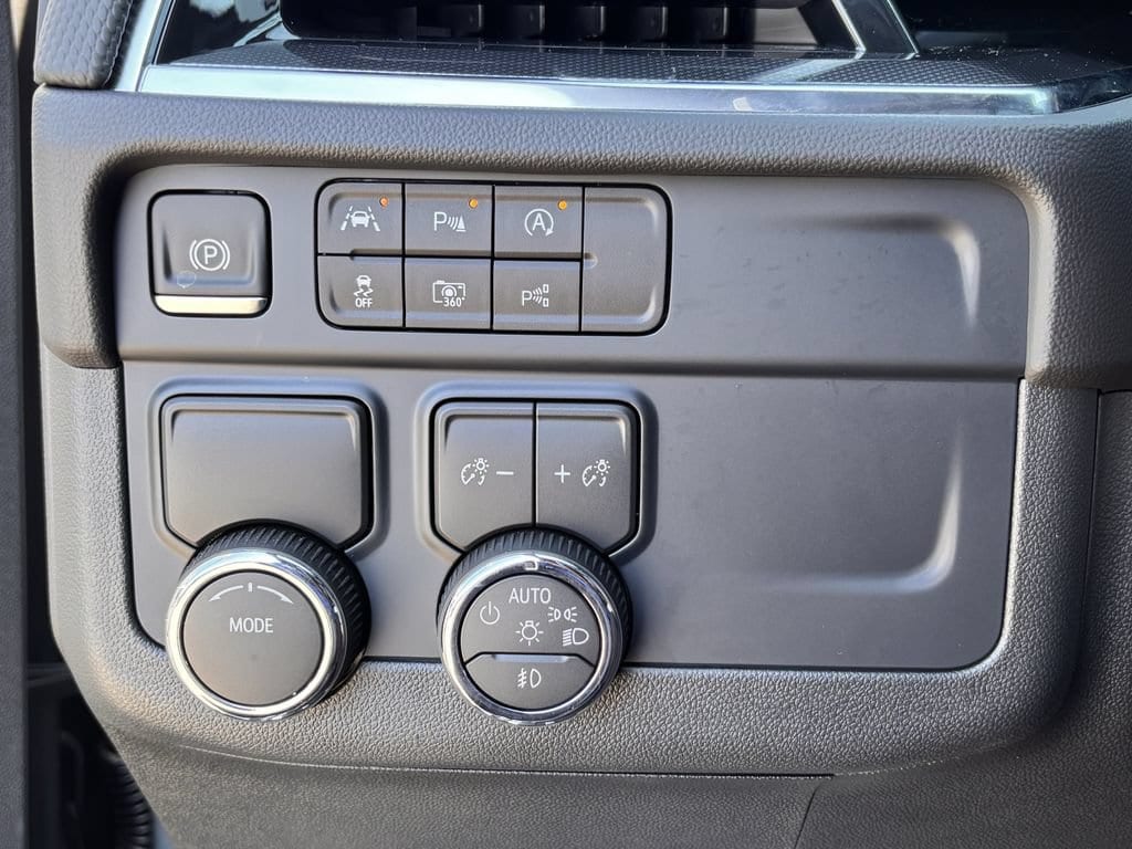 2026 Chevrolet Suburban RST - Photo 19