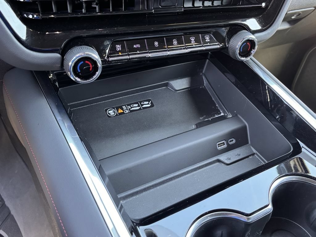 2026 Chevrolet Suburban RST - Photo 16
