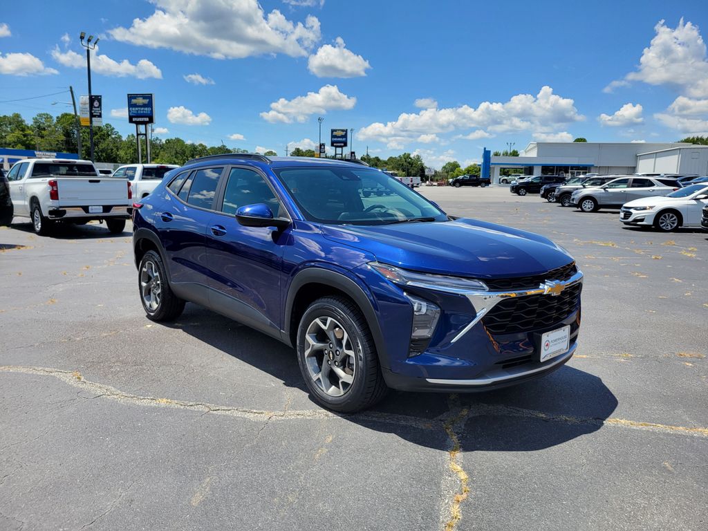 2024 Chevrolet Trax LT - Photo 8