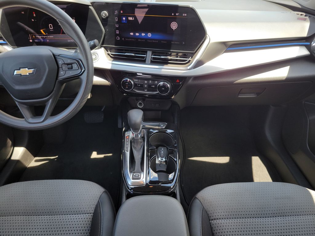 2024 Chevrolet Trax LT - Photo 19