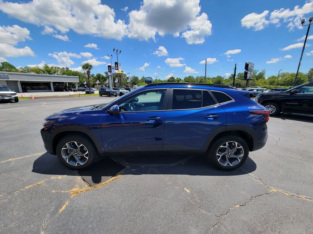 Used 2024 Chevrolet Trax LT SUV