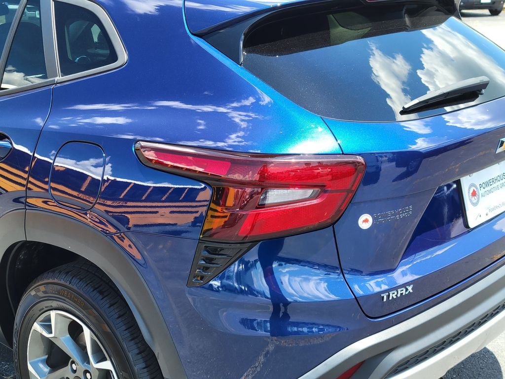 2024 Chevrolet Trax LT - Photo 12