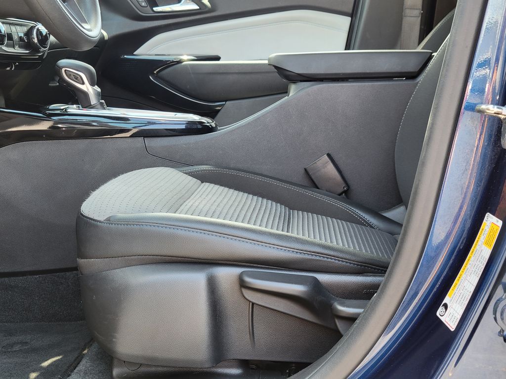 2024 Chevrolet Trax LT - Photo 23