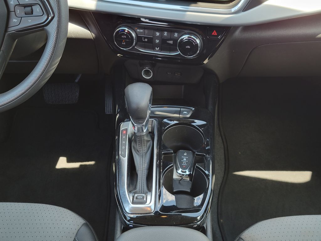 2024 Chevrolet Trax LT - Photo 22