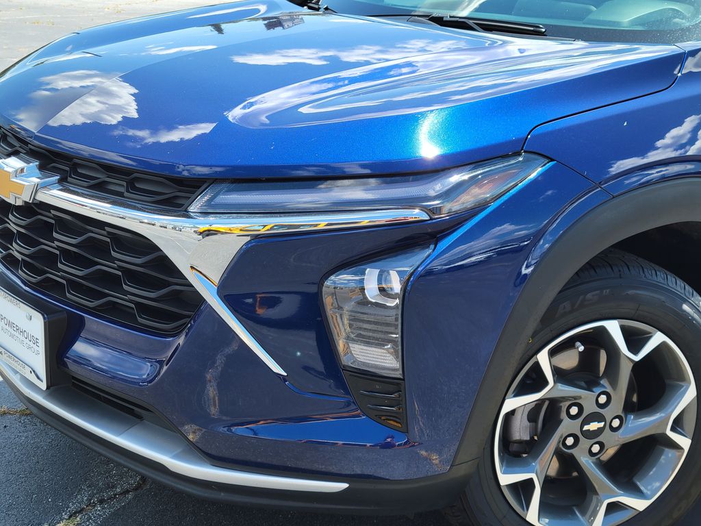 2024 Chevrolet Trax LT - Photo 10