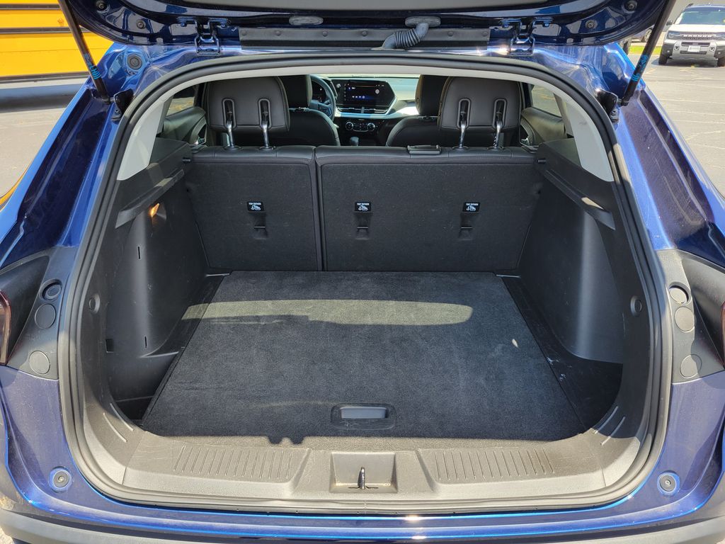 2024 Chevrolet Trax LT - Photo 13