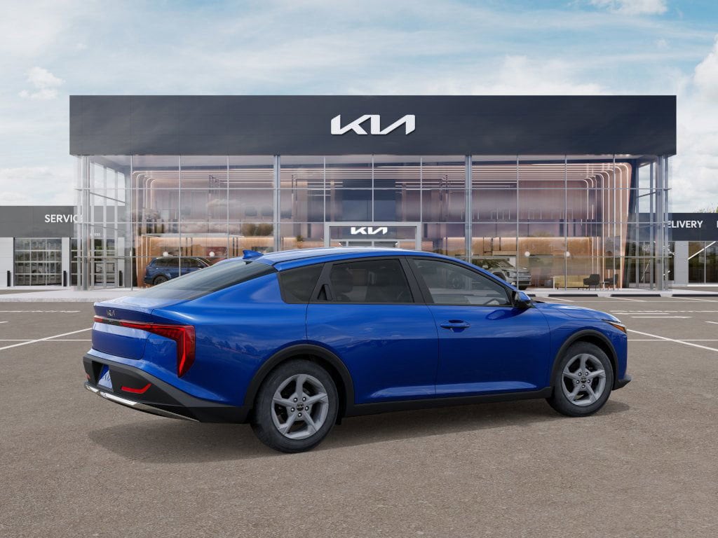 2025 Kia K4 LXS - Photo 6