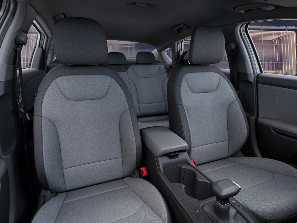 2025 Kia K4 LXS - Photo 15