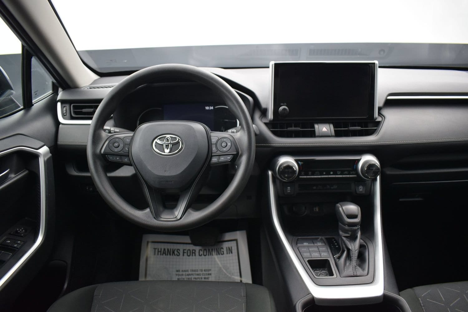 2024 Toyota RAV4 XLE - Photo 13
