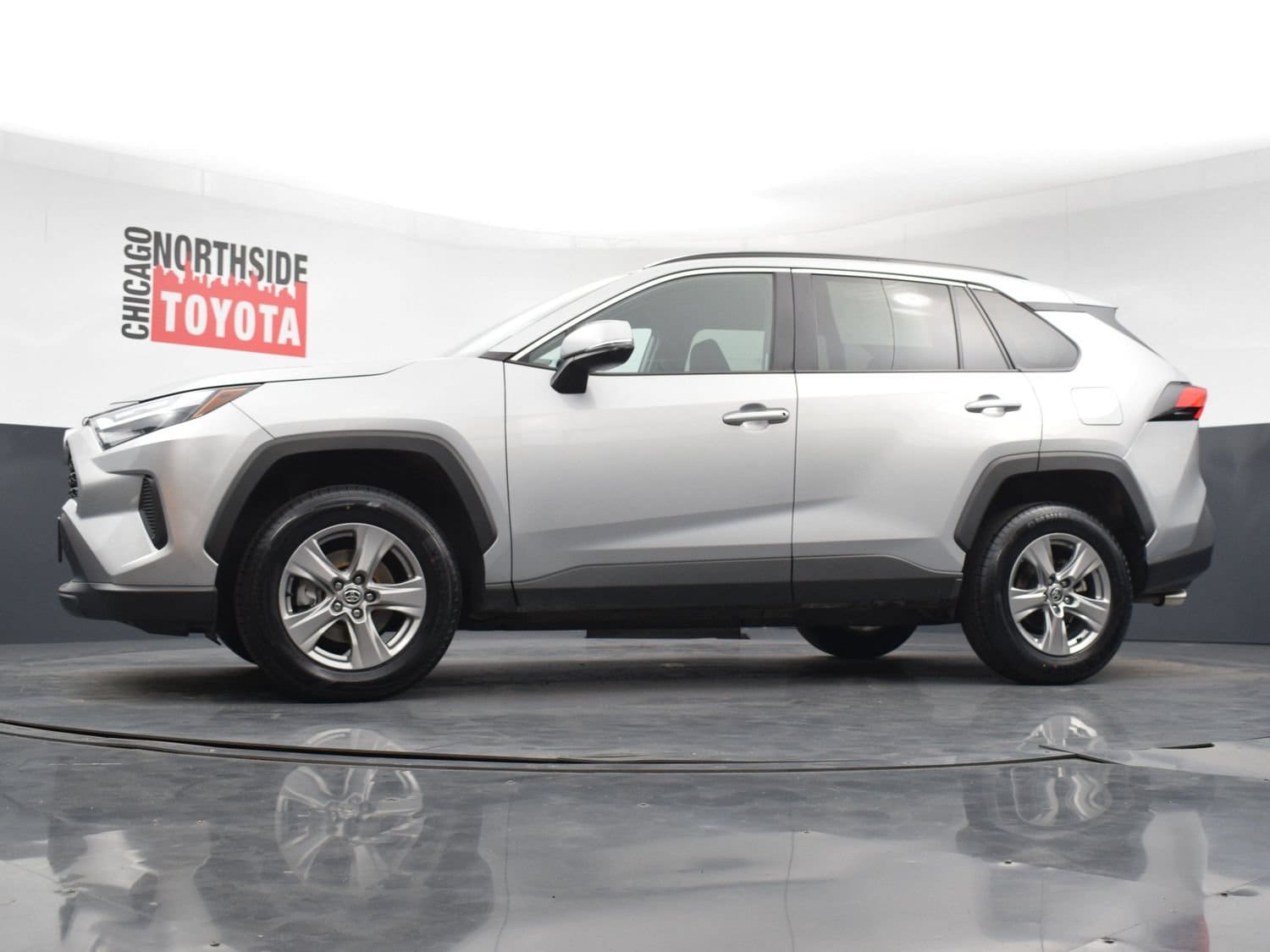 2024 Toyota RAV4 XLE - Photo 23
