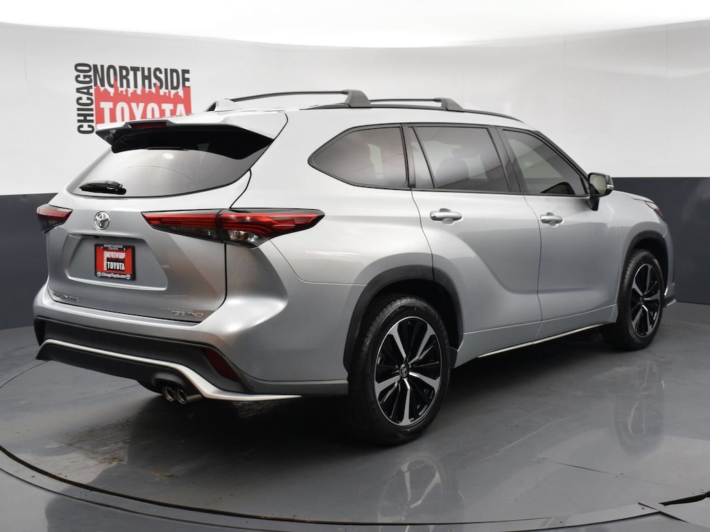 Used 2022 Toyota Highlander XSE Sport Utility