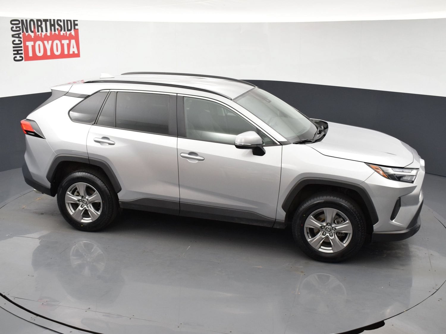 2024 Toyota RAV4 XLE - Photo 19