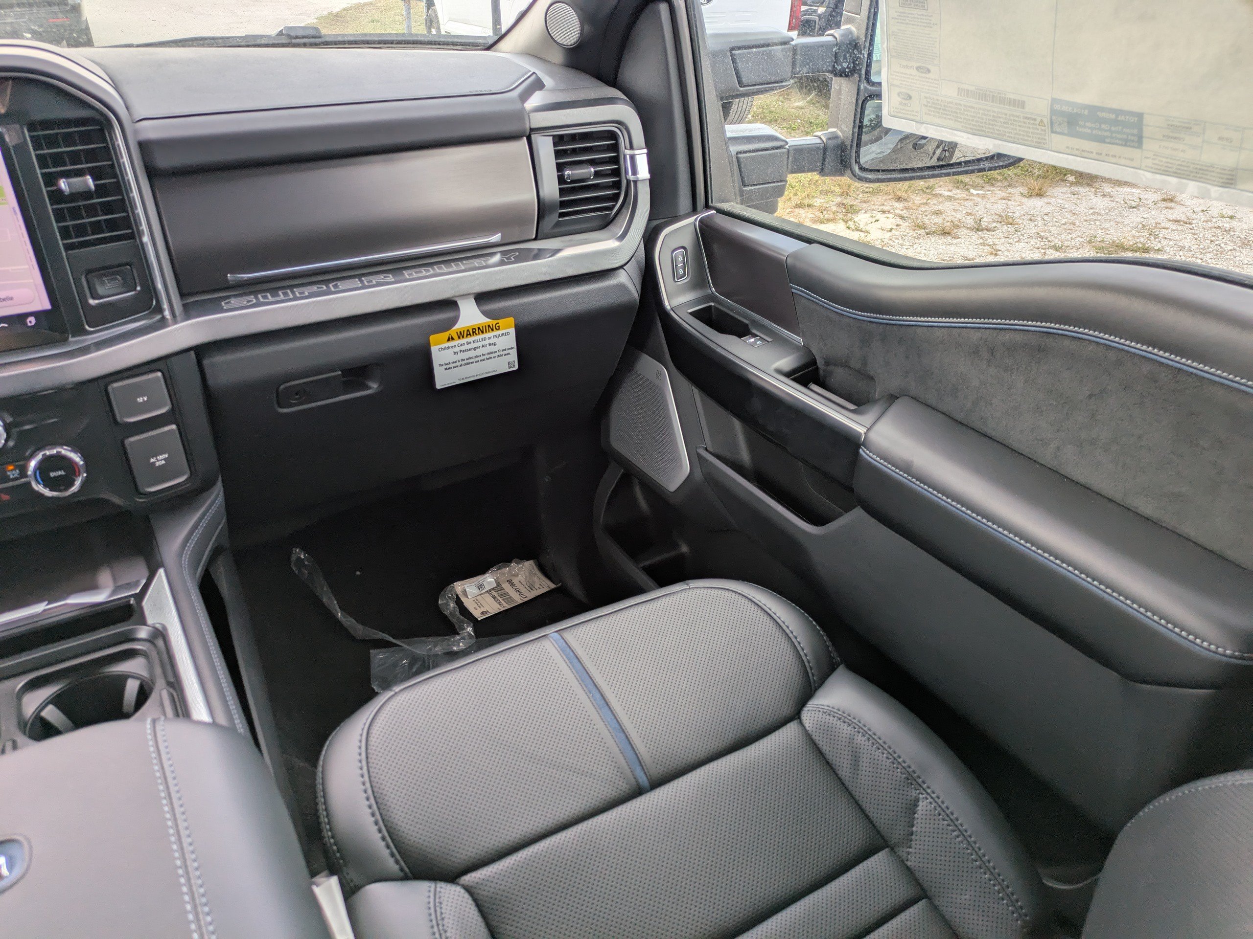 2026 Ford F-350 Super Duty Platinum - Photo 16