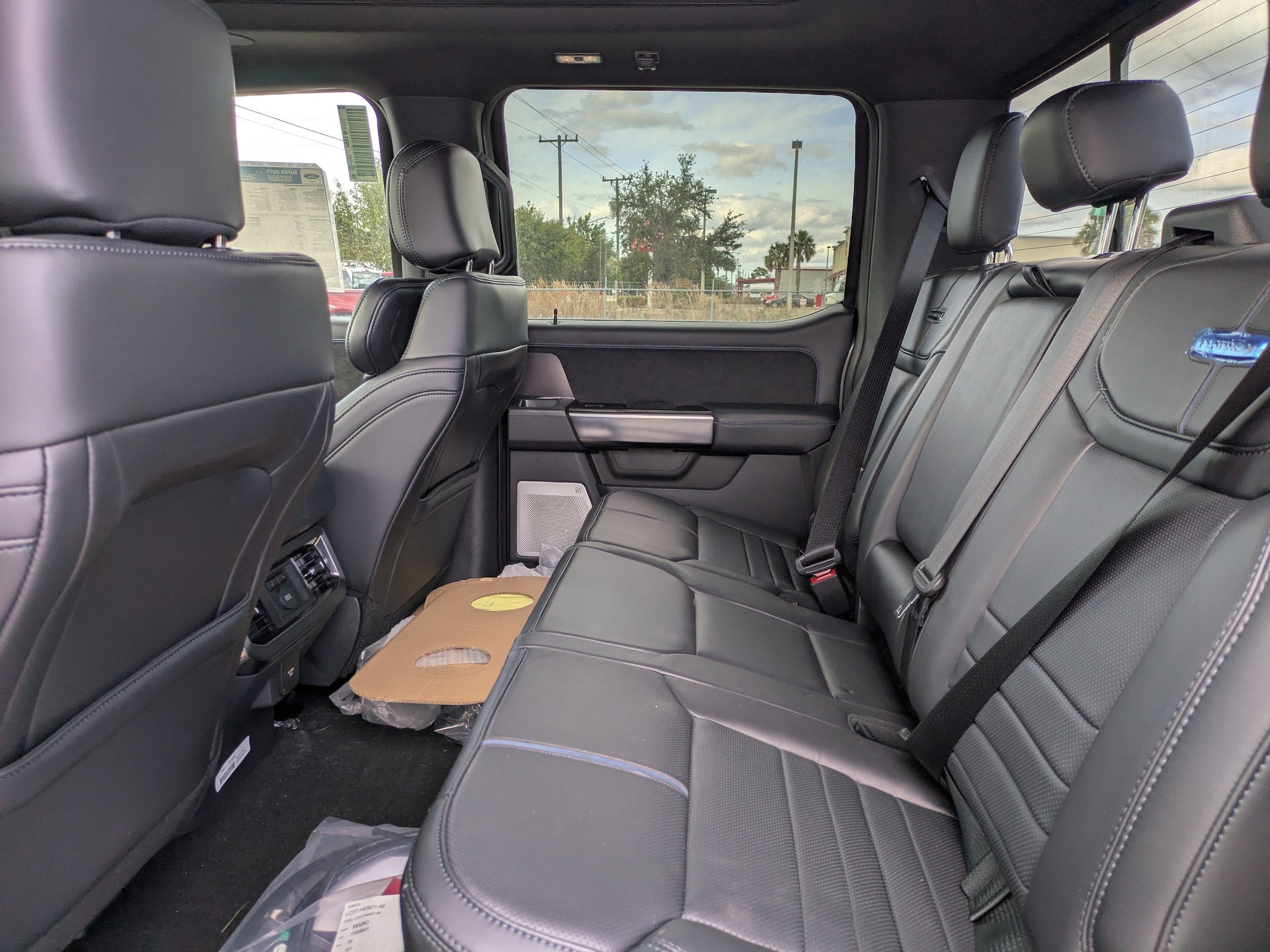 2026 Ford F-350 Super Duty Platinum - Photo 13