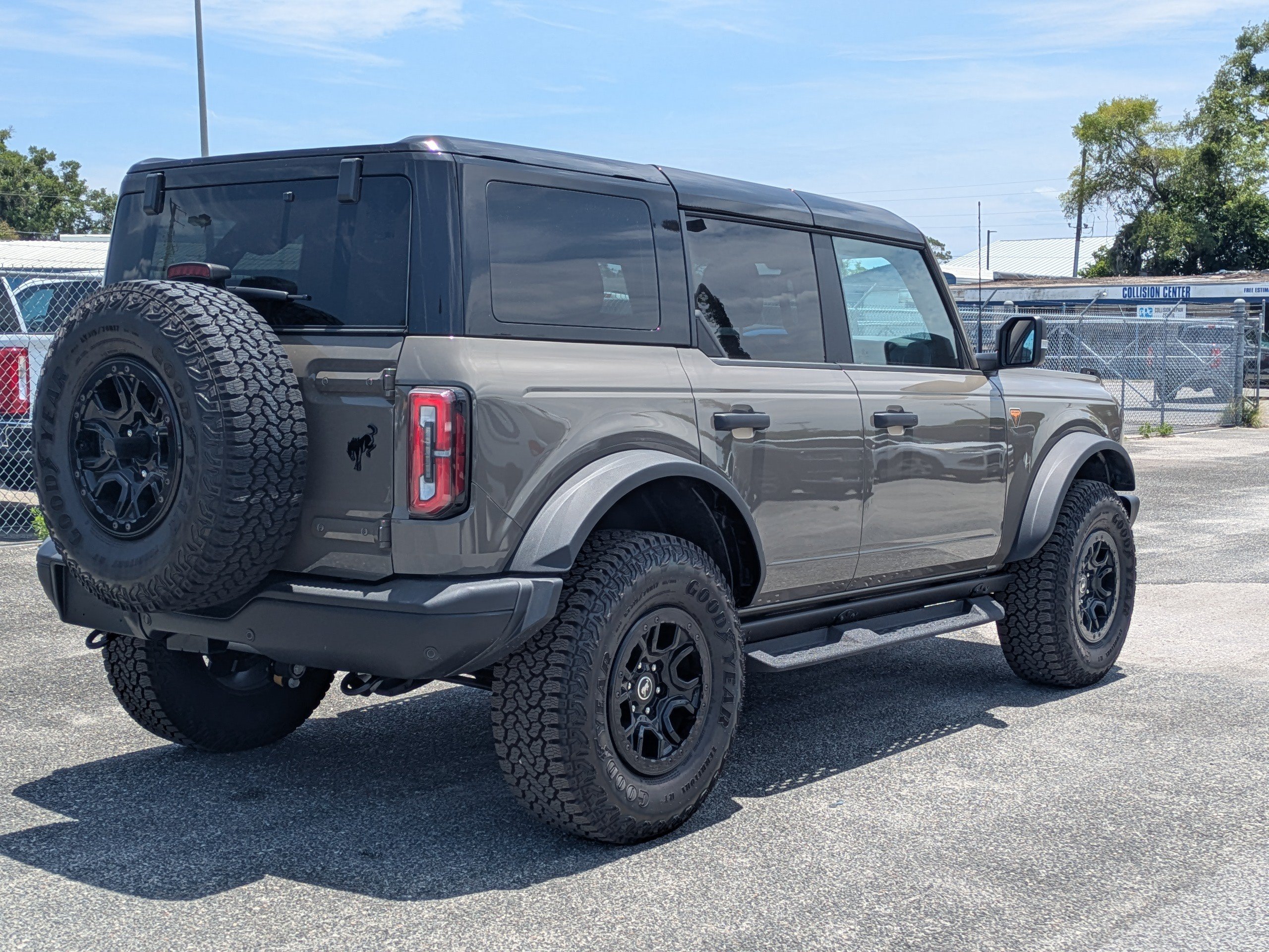 Used 2025 Ford Bronco Badlands SUV
