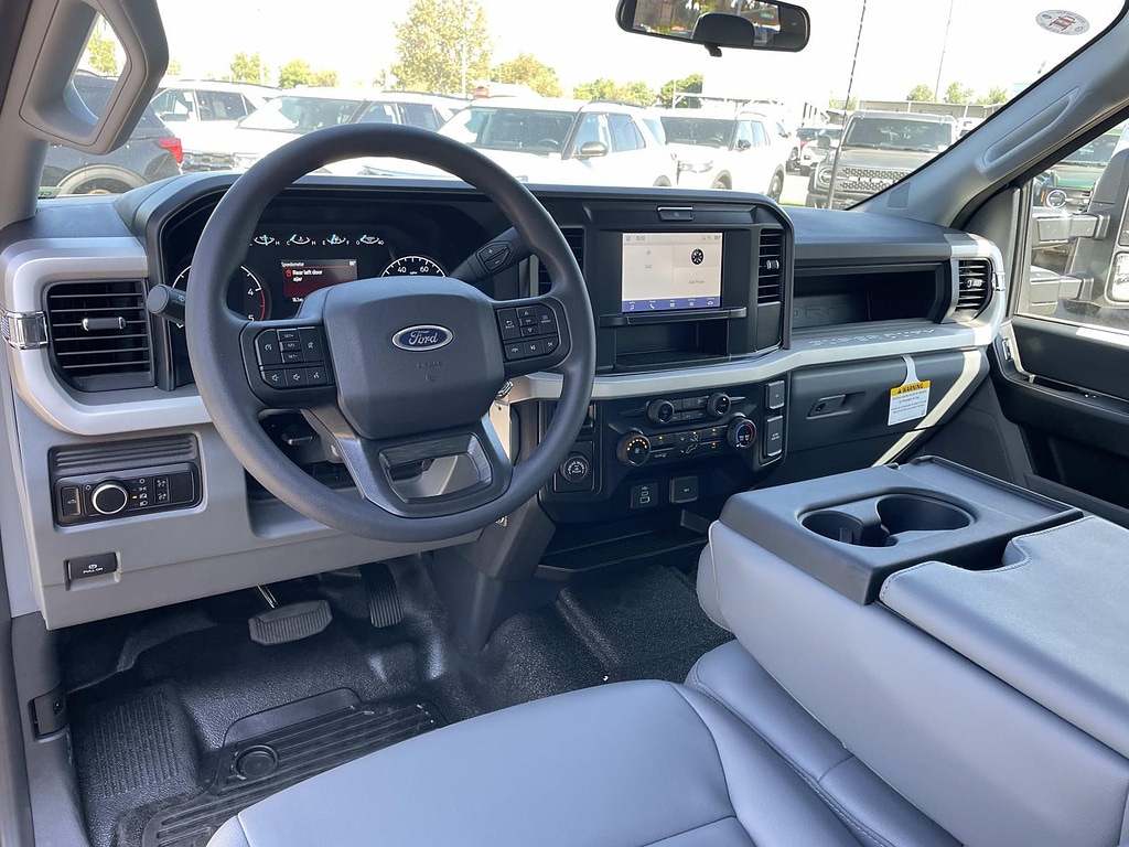 2026 Ford F-350 Super Duty XL - Photo 6