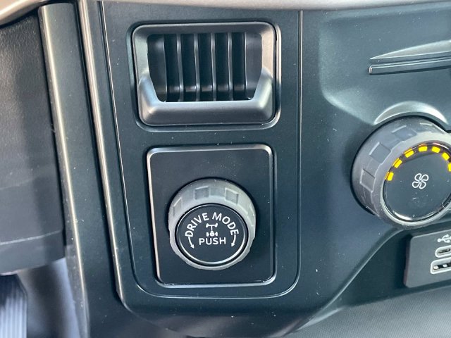 2025 Ford F-150 XL - Photo 14
