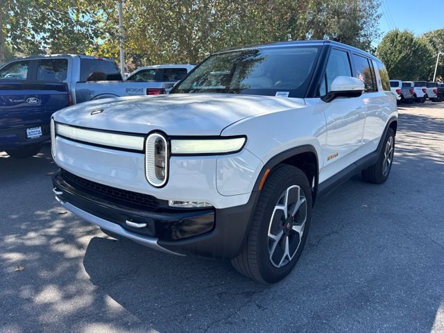 2024 Rivian R1S Adventure