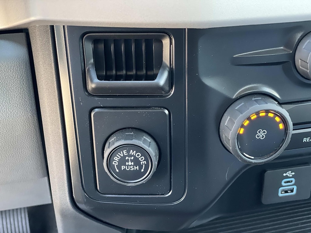 2026 Ford F-350 Super Duty XL - Photo 16