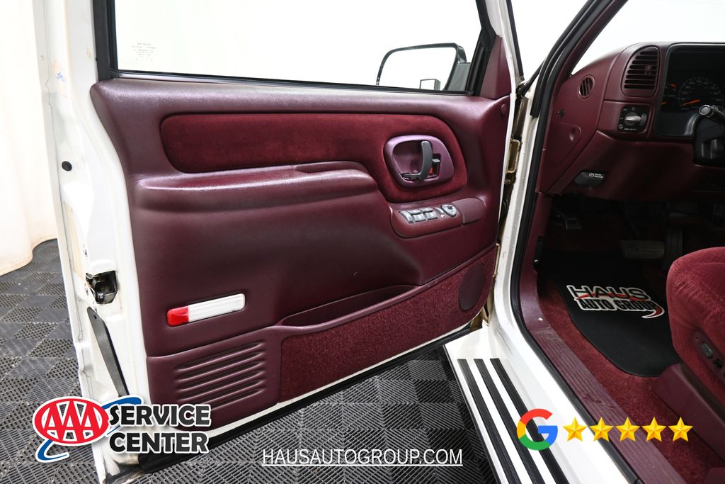 1995 Chevrolet Tahoe - Photo 20