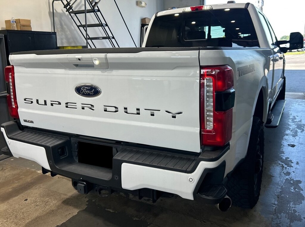 Used 2024 Ford F-250SD Lariat Truck