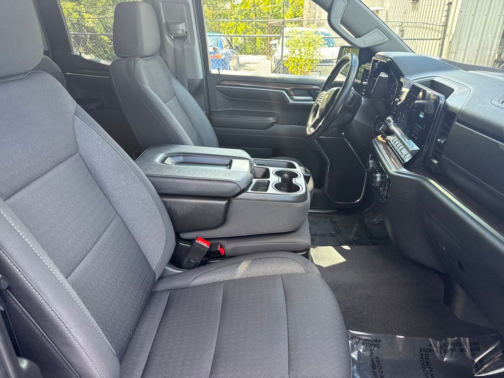 2023 Chevrolet Silverado 1500 LT - Photo 14